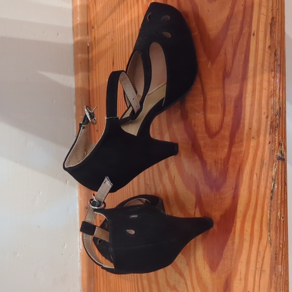 Graham Street Modcloth black heels - Picture 4 of 4